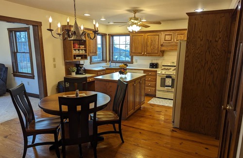 Ronks House | Large 5 BR home, Views of Amish farmland and Strasburg Railroad