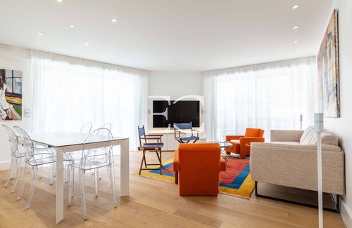 Biarritz City Centre Apartment | Easy Clés- Bright 3 bedrooms flat next to Les Halles with parking