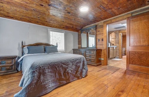 McCalla Cabin | Stone Cottage Convenient to UA, Hoover Met, Golf