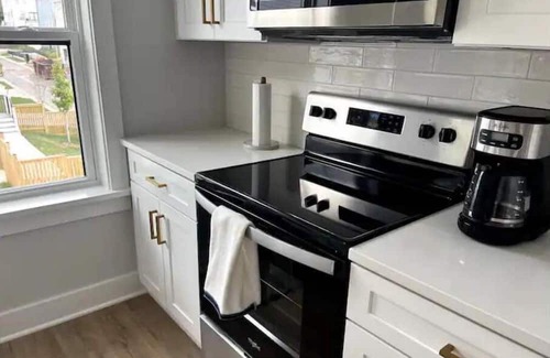 Hyattsville House | New Private Condo in Historic Area & Near DC