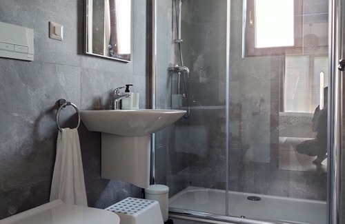 Bran Cottage | Mountain cottage, with garden and barbeque, near Bran Castle