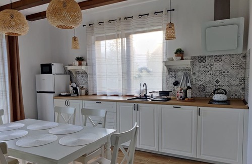 Bran Cottage | Mountain cottage, with garden and barbeque, near Bran Castle