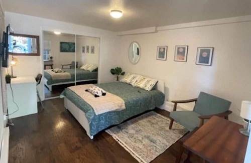 Clawson House | Charming Studio Apartment with patio in back of house