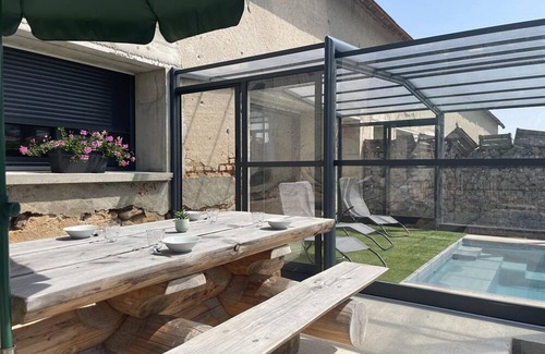 Couzon Cottage | Gite Couzon, 3 bedrooms, 6 persons