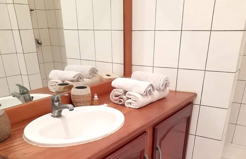 Capesterre-de-Marie-Galante Apartment | Homerez - Appartement for 4 ppl. with sea view at Capesterre-de-Marie-Galante