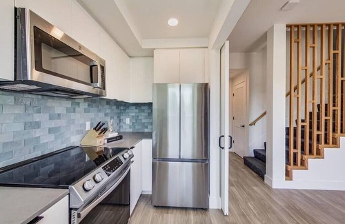 West Oakland Apartment | Brand New Stylish Studio Suite Near Downtown!