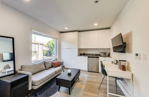 West Oakland Apartment | Brand New Stylish Studio Suite Near Downtown!