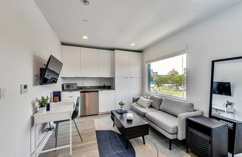 West Oakland Apartment | Brand New Stylish Studio Suite Near Downtown!