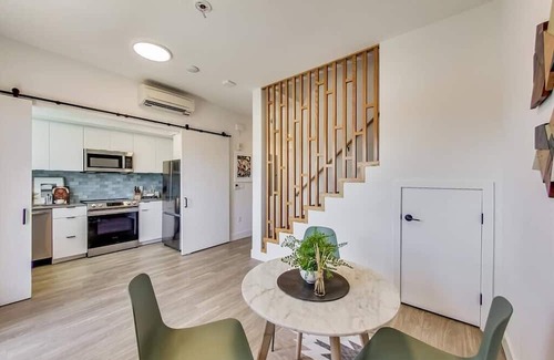 West Oakland Apartment | Brand New Stylish Studio Suite Near Downtown!