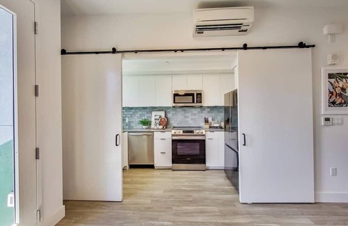 West Oakland Apartment | Brand New Stylish Studio Suite Near Downtown!
