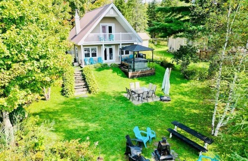 Saint-Claude House | Rowing, Waterfront, Spa