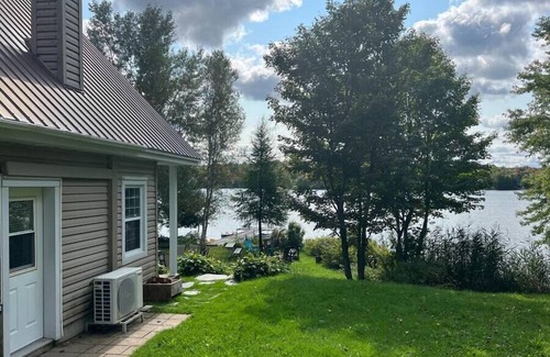 Saint-Claude House | Rowing, Waterfront, Spa