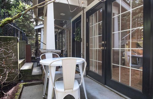 Broadway House | Heart of Capitol Hill Townhouse w/Parking & A/C
