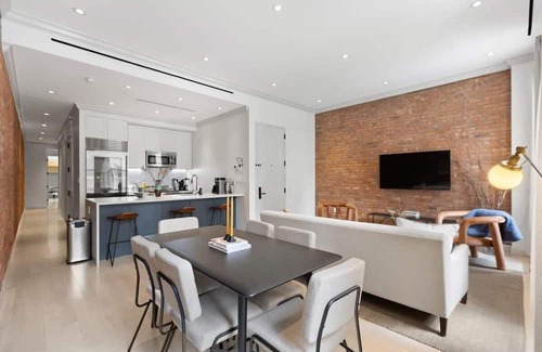 Central Park South Apartment | Linden Place II by Rove Travel | Designer 3BR Apt