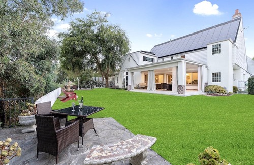 North Arroyo House | Stunning Mansion 5min Walk to Rose Bowl n#The area is not affected by the fire!n