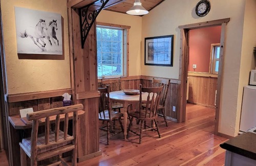 East Kootenay Cabin | Cozy, private, ranch cabin in the beautiful East Kootenay's