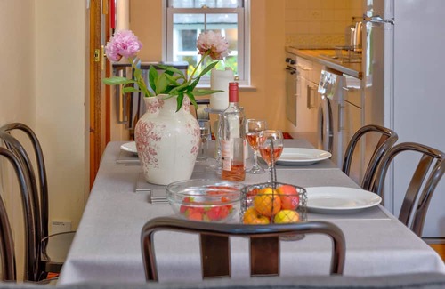 Sedbergh Apartment | Howgills Apartment 9 (self-catering accommodation with free parking and Wi-Fi)