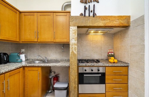 Olivais Apartment | Urban Comfort: 1-BR near Airport & Train Station