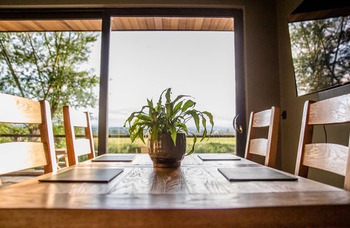 Farndon Cottage | THE RED HOUSE, pet friendly, luxury holiday cottage in Farndon