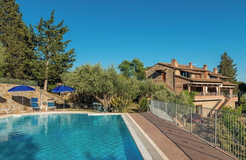 Gavorrano Apartment | Panoramic, lighted pool, large garden, in the woods, 15 min from the sea (4)