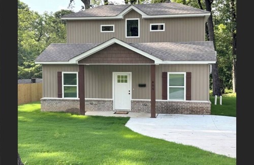 Benton House | The Benton Bungalow
