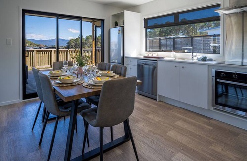 Motuoapa House | Welcome to Cozy Motuoapa Home Your Lakeside Escape