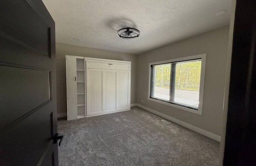 Canadian Lakes House | Charming 4-bedroom house in lovely Stanwood, MI