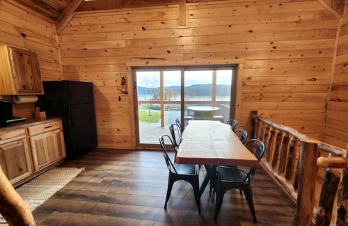 Scio Cabin | Lakeview Cabin Perfect for Groups with Hot-Tub in Ohio