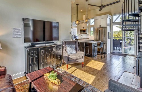 Miller Beach Villa | Incredible Waterfront Villa with Stunning Sights in Gary, Indiana