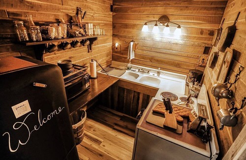 Greeneville Cabin | Luxury Cabin for Two with Beautiful River Views near Knoxville