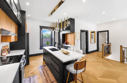 Salem House | Historical Loft Retreat Minutes to Elora Main St