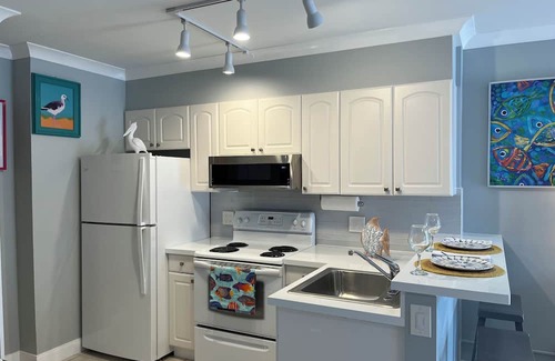 Lauderdale-by-the-Sea Apartment | SALTY SUNRISEnBeachfront Studion1480 S Ocean Blvd,nLauderdale By the Sea, FL