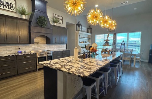 Waxahachie Apartment | The Rustic Belle – Country-Chic Whole-House Escape Near Dallas WAXAHACHIE,TX