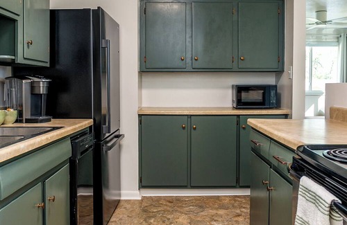 Jonesboro House | Fresh & Clean - Newly Remodeled 4-bedroom house in the heart of Jonesboro