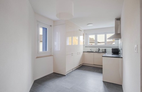 Dietikon District Apartment | Blueground | Dietikon, balcony, nr Lindenplatz