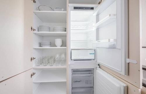 Dietikon District Apartment | Blueground | Dietikon, balcony, nr Lindenplatz