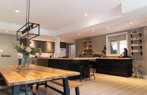 Salem Apartment | Cozy Private Suite with Year-Round Hot Tub