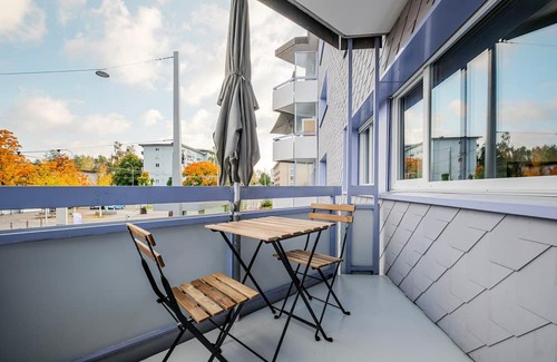 Dietikon District Apartment | Blueground | Dietikon, balcony, nr Park