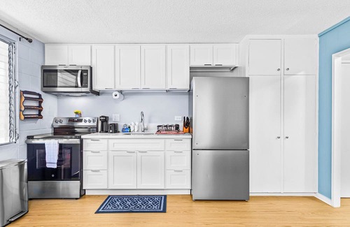 Pacific Heights Apartment | Aloha Comfort Stay One Bedroom/Patio