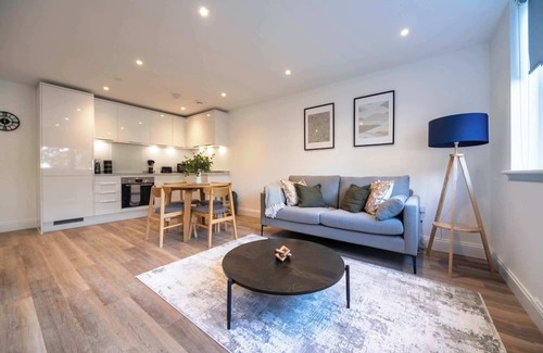 Gravesend Apartment | Fabulous 2BR Apartment at Trinity Point, Gravesend