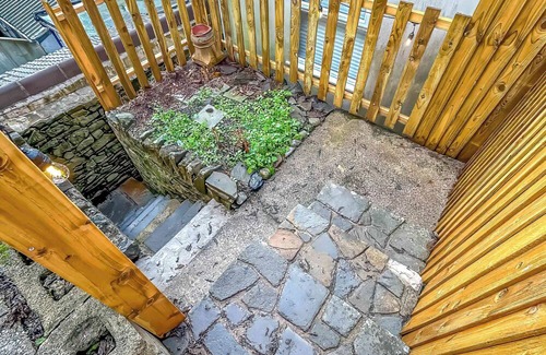 Porth House | Ty Pentref by STAE-Homes