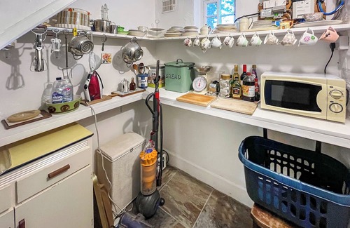 Sleaford Cottage | The Painters Cottage