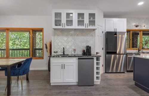 Lakewood House | Ultimate Treehouse Mansion w/Game Room