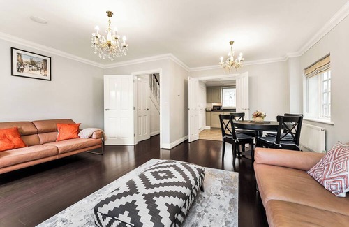 Great Shelford House | Chic 3Bed House & Garden Near Shelford High Street