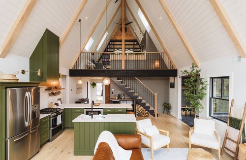 West Milford Cabin | A-Frame private lake Hot Tub + Lakefront Views NJ