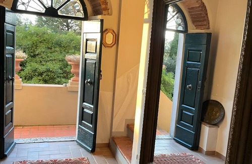 Massa Marittima Apartment | 'Corbellino' Room with Shared Pool and Garden