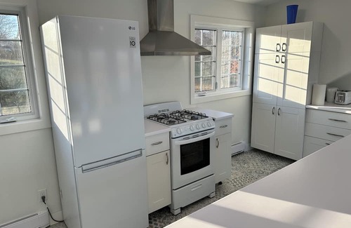 Gagetown Apartment | On The Rocks Gagetown"The Modern Fresh Experience" Waterfront 3 vacation rentals