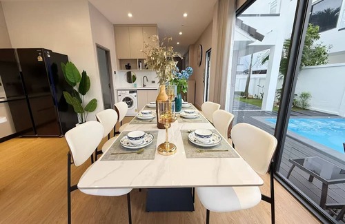 Wat Ket Villa | Chiang Mai Old City Brand New 5Star Luxury Private Pool Villa 4 Bedrooms