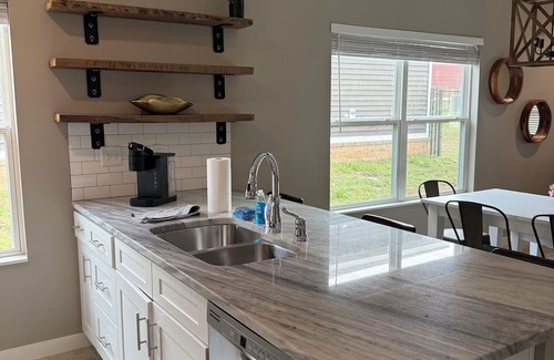 Benton House | 4-bedroom house in Downtown Benton