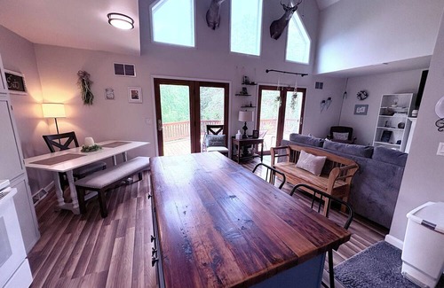 James Creek House | 3-bedroom house in quaint James Creek just 1 mile from Raystown Lake